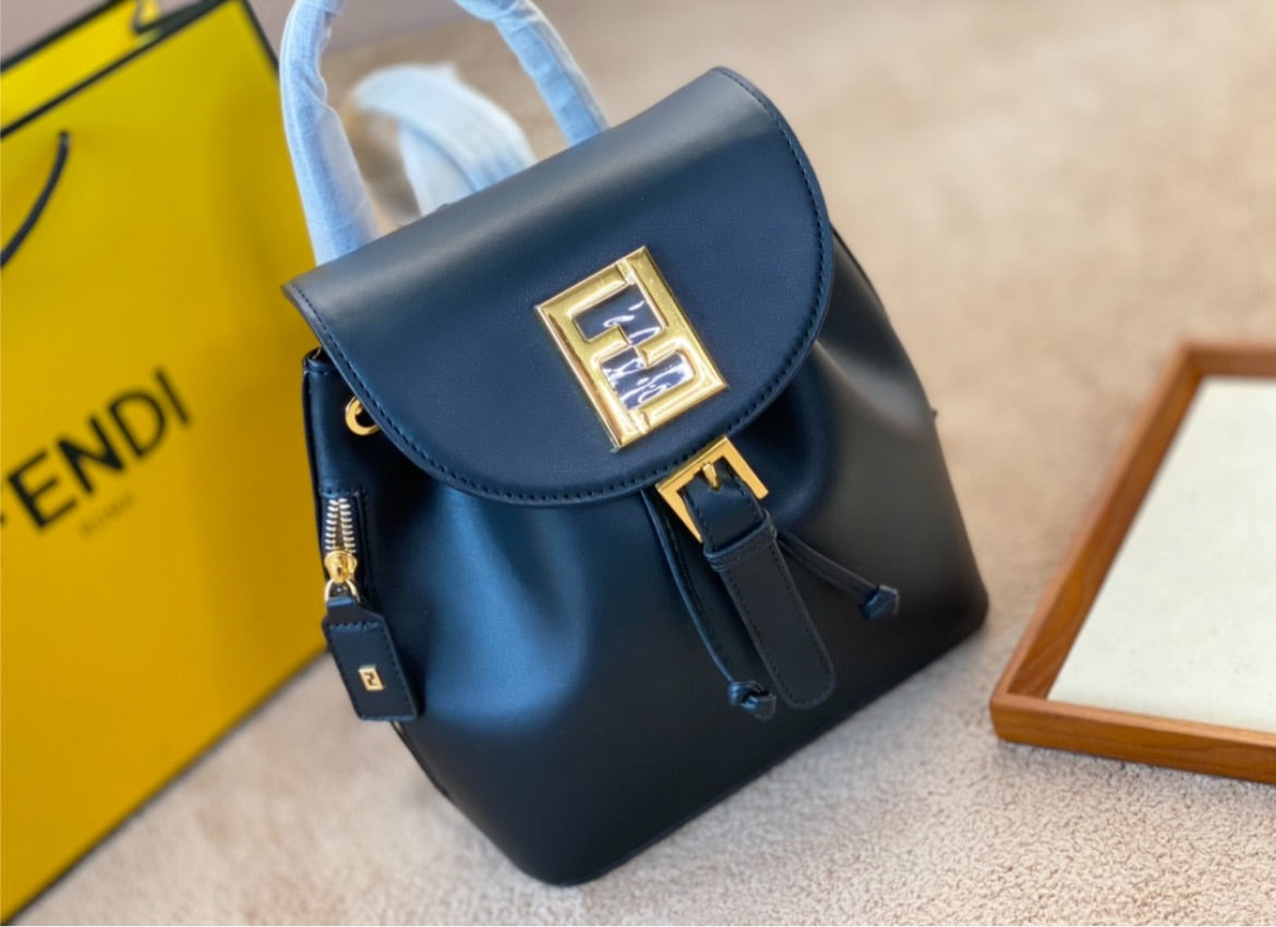 Woman Fendi shoulder backpack - Imagen del producto 2