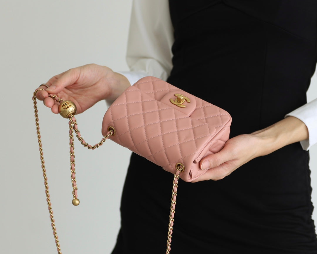 FLAP BAG 17CM Rosa bebé Piel de cordero Herrajes de oro