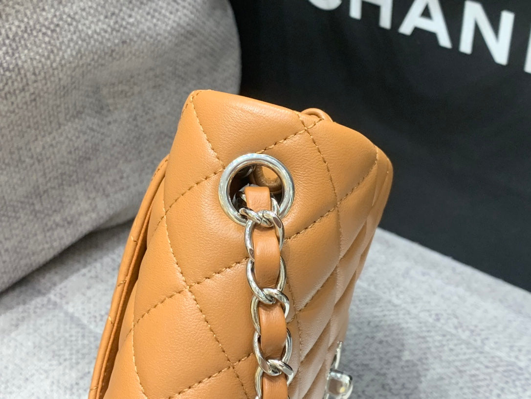 Mini SQUARE Bolso de solapa 17CM Marrón LAMBSKIN Herrajes plateados