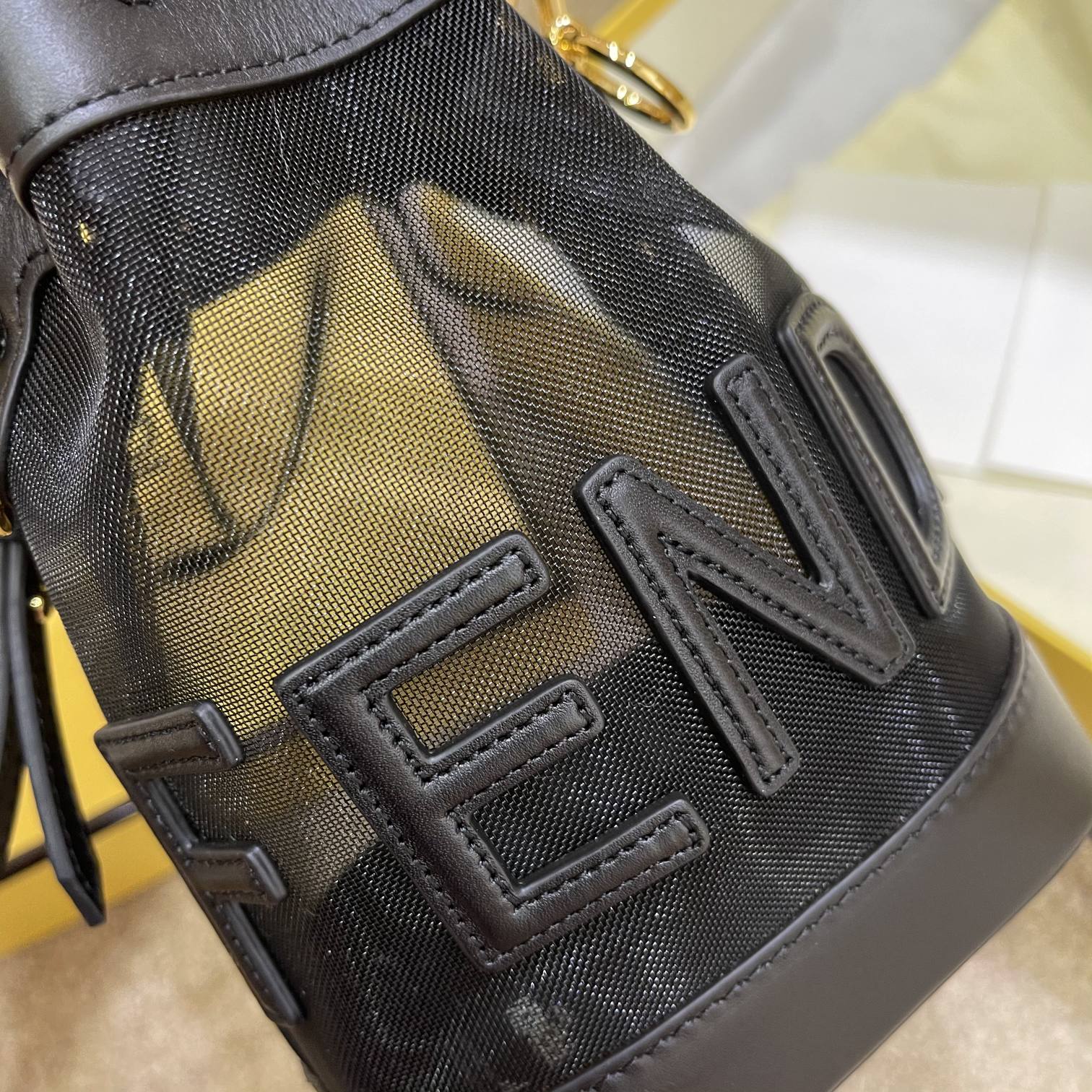 MON TRESOR 18 IN Negro Piel de becerro AND MESH
