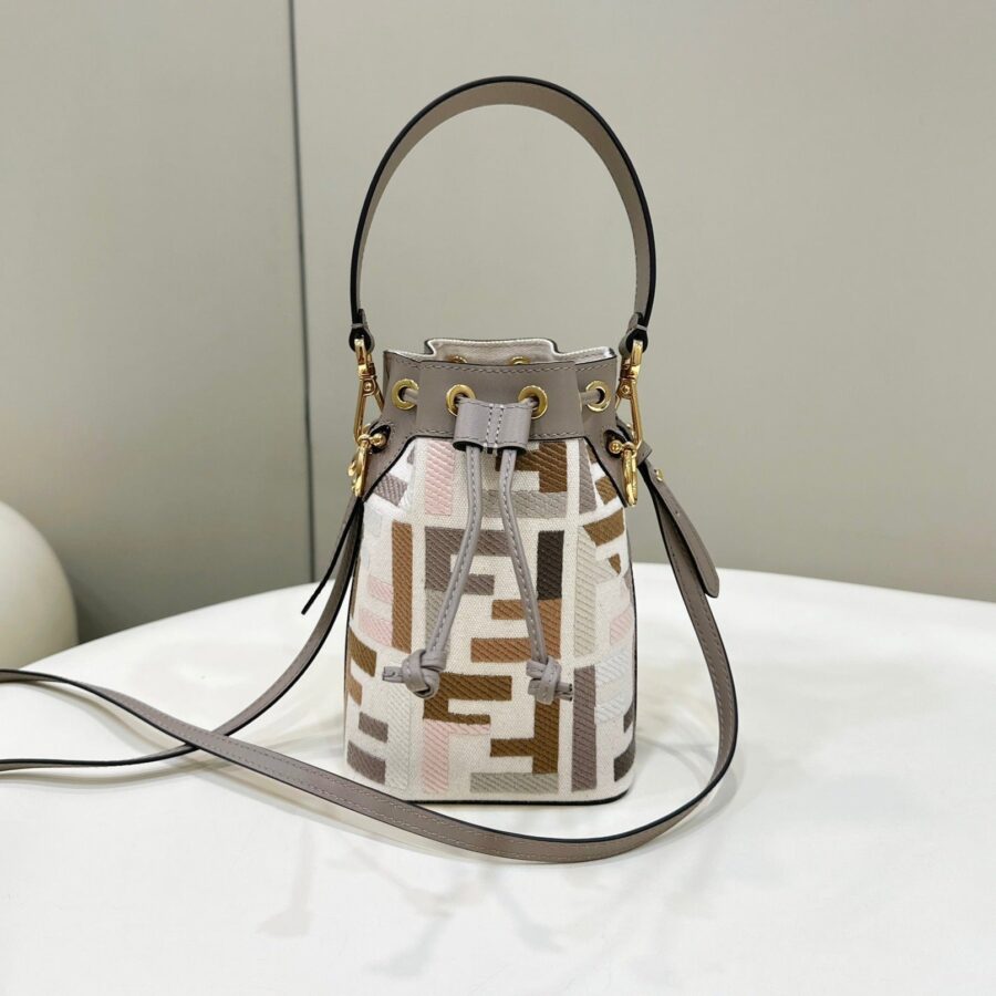 ff mon tresor bucket bag 18cm grey leather ff motif | Studio Nafay