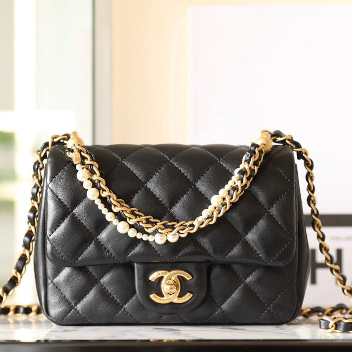 Designer Flap Bag black – front view