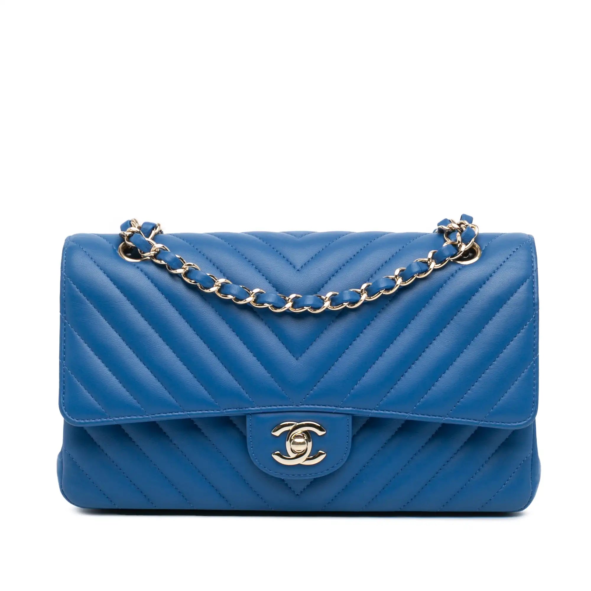 Bolso de hombro Blue Chanel Medium Classic Chevron Lambskin Double Flap
