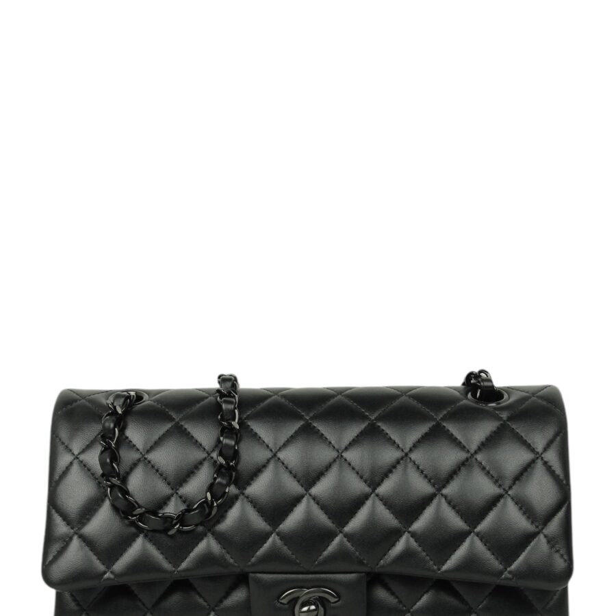 Chanel Flap Bag black – front view