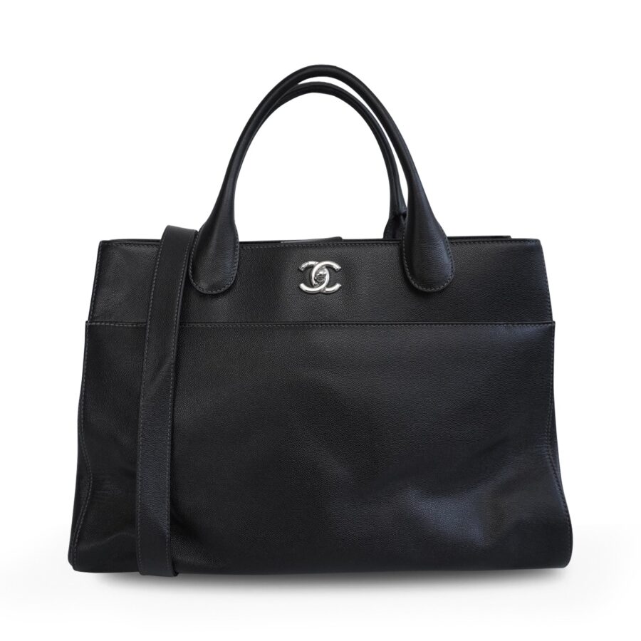 Chanel Tote bag – front view