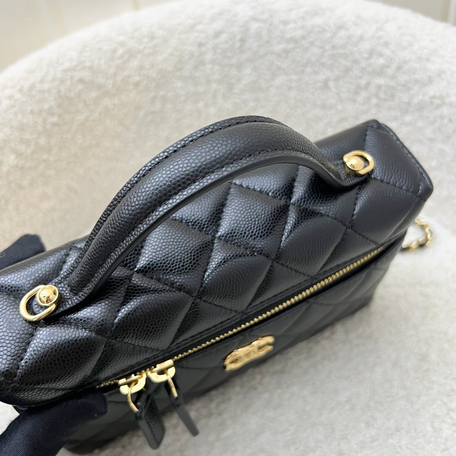 Chanel 26C Vanity / Clutch con cadena (LP Style Bag) en Caviar Negro y GHW