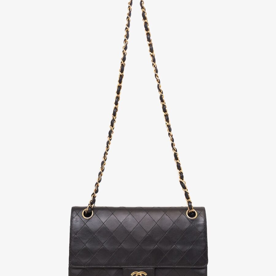 Chanel Flap Bag black – front view