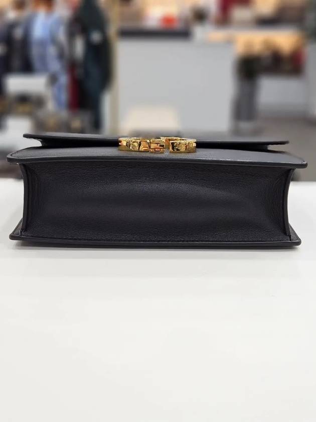 Chanel 30 Bolso de mano de cuero negro
