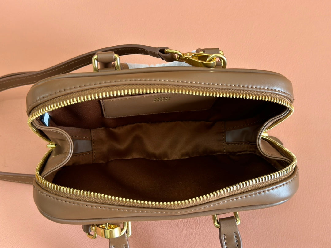 ARCADIE BAG 19 IN TAWNY Marrón SHINY Piel de becerro